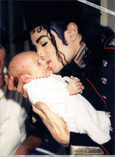 jiojio] - Michael Jackson Printre Copii