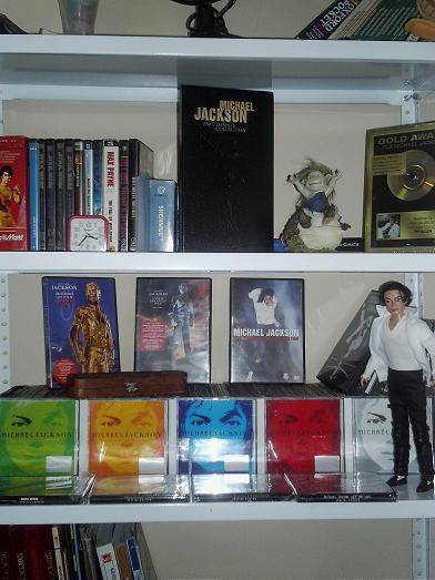 VYTZTPQLRSNTQGWDVMR - Michael Jackson-Albume