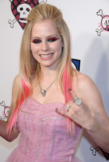 avril_ugh1 - Avril Lavigne