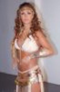 thumb_anahi-sexy-in-videoclipul-me-hipnotizas-foto-video_3_1 - Anahi-Me hipnotizas