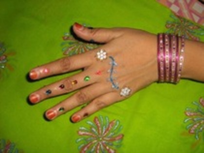 Heena-24