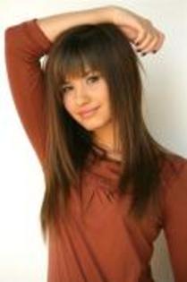 IJCIQTGQRWRYYMXKNQE - Demi Lovato