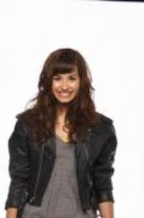 WKXCRVIPVQQMRITTOTC - Demi Lovato