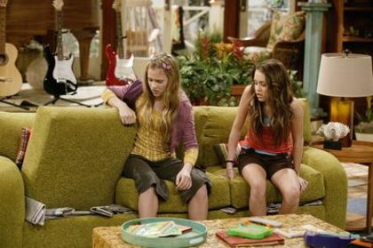 normal_HM1x05_08 - Hannah Montana 1 Its my party And Ill Life If I Want To-00