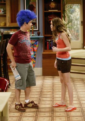 normal_HM1x05_10 - Hannah Montana 1 Its my party And Ill Life If I Want To-00