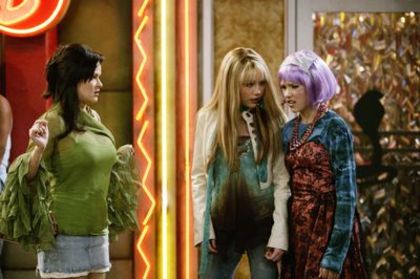 normal_HM1x05_12 - Hannah Montana 1 Its my party And Ill Life If I Want To-00