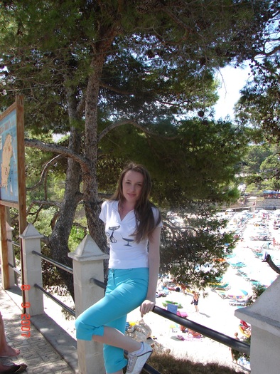 DSC04609; Eu si tricoul cu pisicute :)
