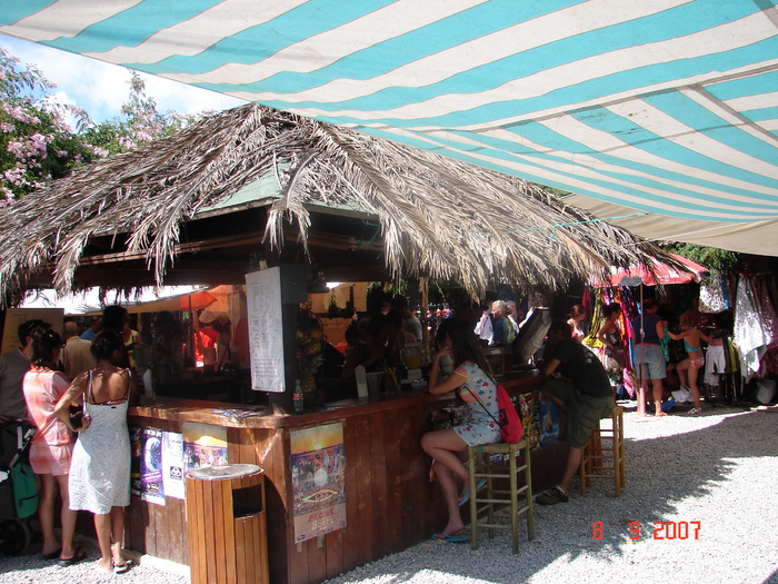 DSC04610; In bazarul hppiotilor
