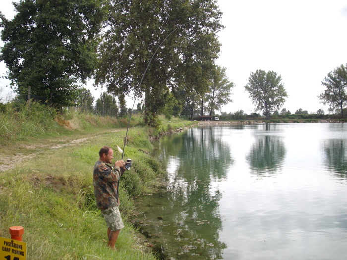 lacul bellaria 2009 august 076 - pescit la crap