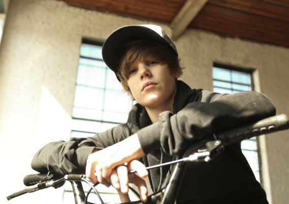 justin-bieber - Ce nota ii dati lui Justin Bieber