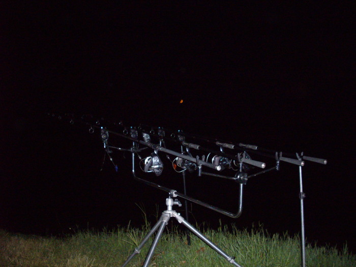 lacul bellaria 2009 august 012; pescuit nocturn
