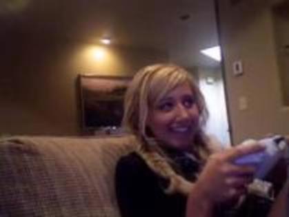 8UUD8q404246-02 - ashley tisdale