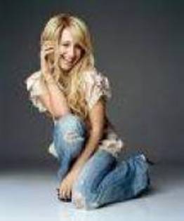 BTVYBXVQDMORKNUSOEM - ashley tisdale