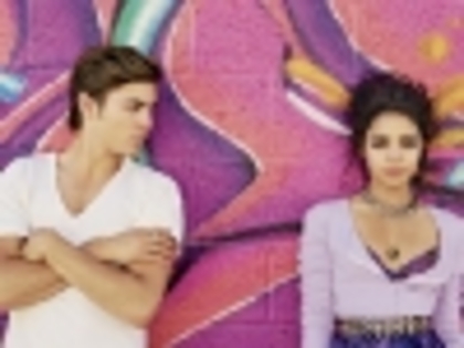 thumbs_zanessa-elle-magazine-photoshoot-zac-efron-and-vanessa-hudgens-1933484-350-510