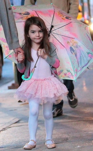 micuta balerina - Suri Cruise