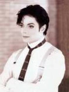 13485840_LADGLRYZH - Michael Jackson