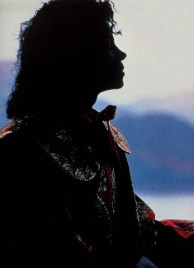 BKBSFMHLNAQACOSJRYW - Michael Jackson