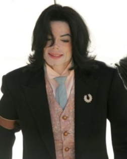 Michael-Jackson-inapoi-la-spital-2