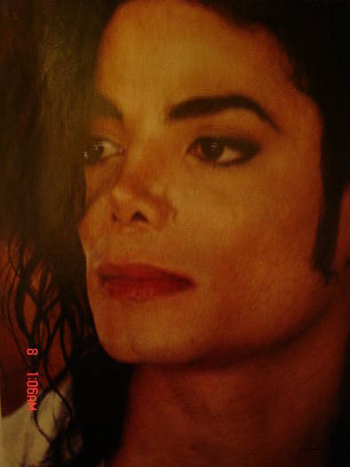 YHOCKNPZMFRRKLRQYFB - Michael Jackson