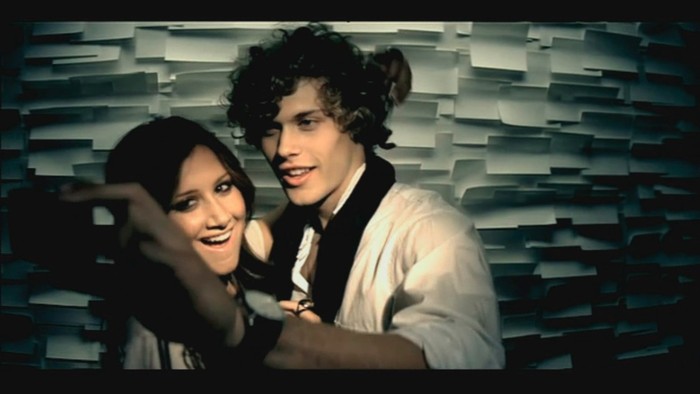 bscap0254 - Ashley Tisdale-Its alright its ok