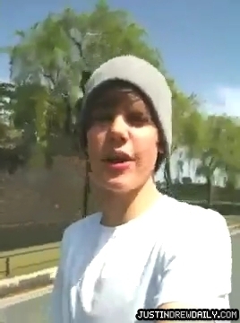 Justin-Bieber-in-Tokyo%2C-Japan%5Bwww_savevid_com%5D_mp4_000029963