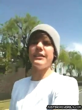 Justin-Bieber-in-Tokyo%2C-Japan%5Bwww_savevid_com%5D_mp4_000030530