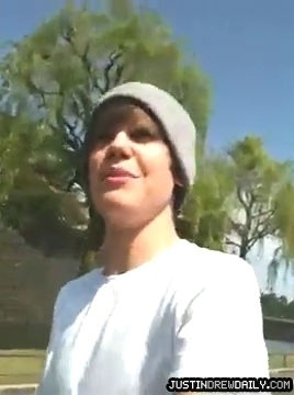 Justin-Bieber-in-Tokyo%2C-Japan%5Bwww_savevid_com%5D_mp4_000033266