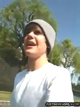 Justin-Bieber-in-Tokyo%2C-Japan%5Bwww_savevid_com%5D_mp4_000033433