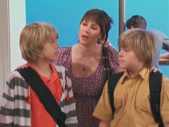 bscap0211 - The suite life on Deck Episode 01
