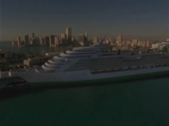bscap0341 - The suite life on Deck Episode 01