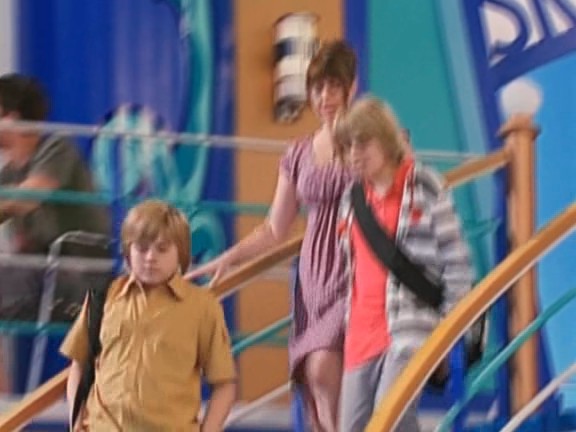 bscap0387 - The suite life on Deck Episode 01