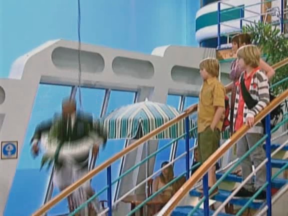 bscap0423 - The suite life on Deck Episode 01