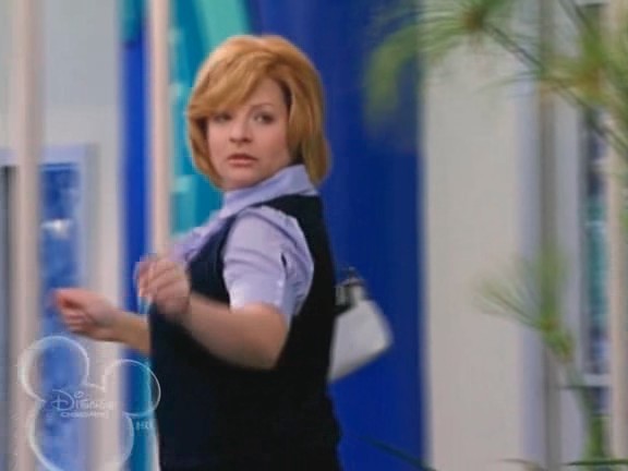 bscap0577 - The suite life on Deck Episode 01