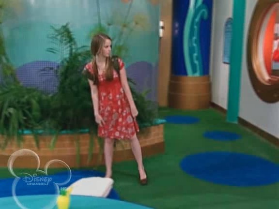 bscap0582 - The suite life on Deck Episode 01