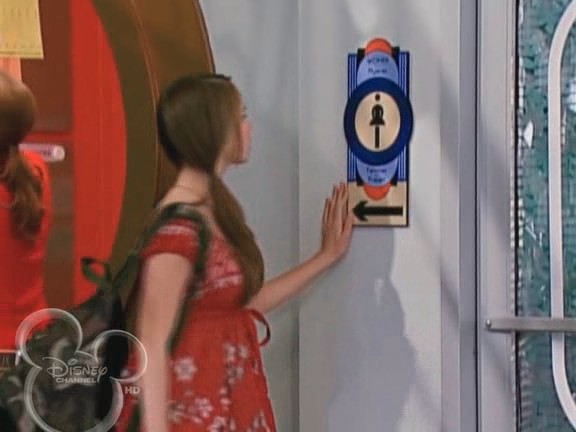 bscap0589 - The suite life on Deck Episode 01