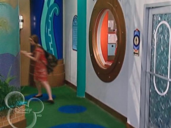bscap0593 - The suite life on Deck Episode 01