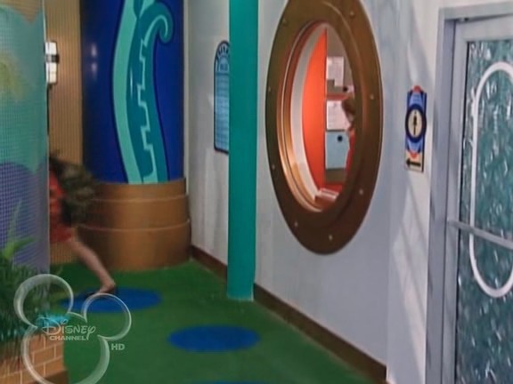 bscap0594 - The suite life on Deck Episode 01