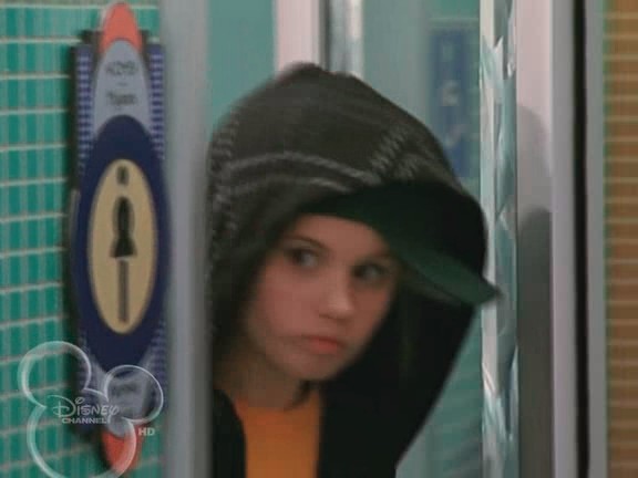 bscap0599 - The suite life on Deck Episode 01