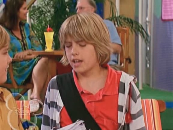 bscap0646 - The suite life on Deck Episode 01
