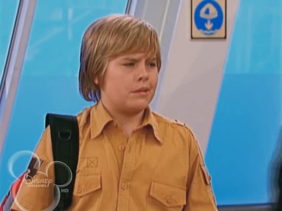 bscap0677 - The suite life on Deck Episode 01