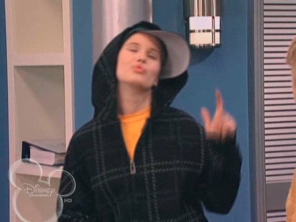 bscap1085 - The suite life on Deck Episode 01