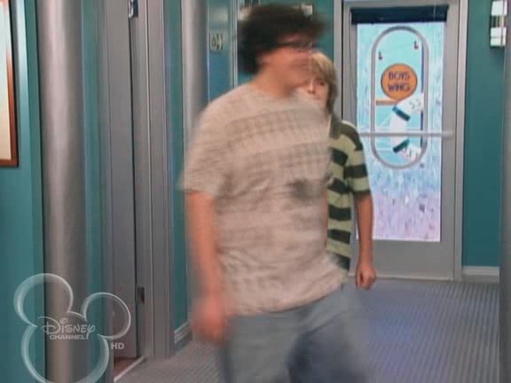 bscap1129 - The suite life on Deck Episode 01