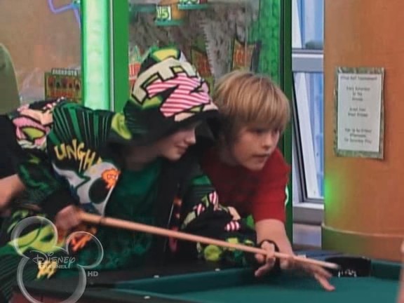 bscap1598 - The suite life on Deck Episode 01