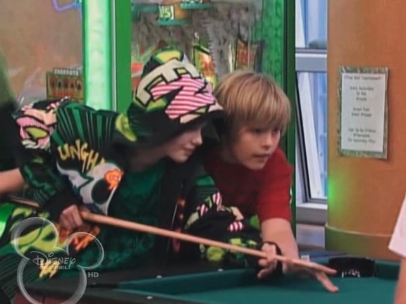 bscap1599 - The suite life on Deck Episode 01