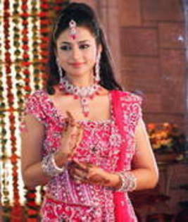 YDPJSCUGFEXIJMUNSMZ - Divyanka Tripathi