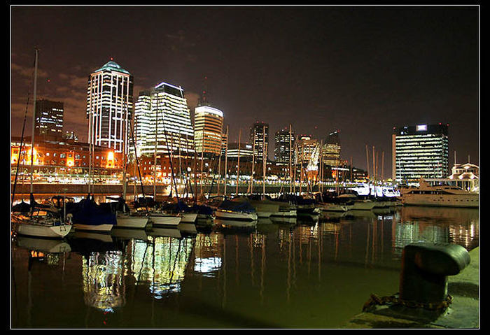 puerto-madero-noche