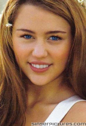 114581[1] - 0Cateva dintre pozele noastre cu Miley Cyrus