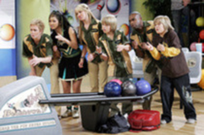 YAXXPHMERGFOUALMFQA - Zack Si Cody Ce Viatza Minunata