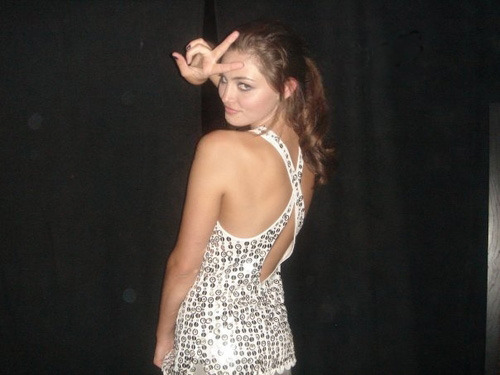 16h3qx5 - Phoebe Tonkin