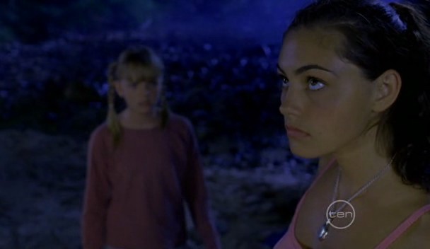 iw4w2e - Phoebe Tonkin